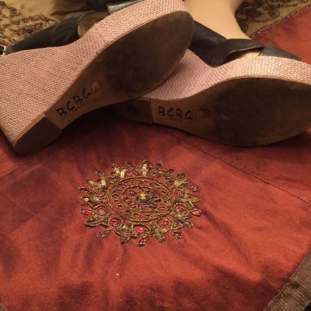 Bcbg Comfy Sandals! - image 3